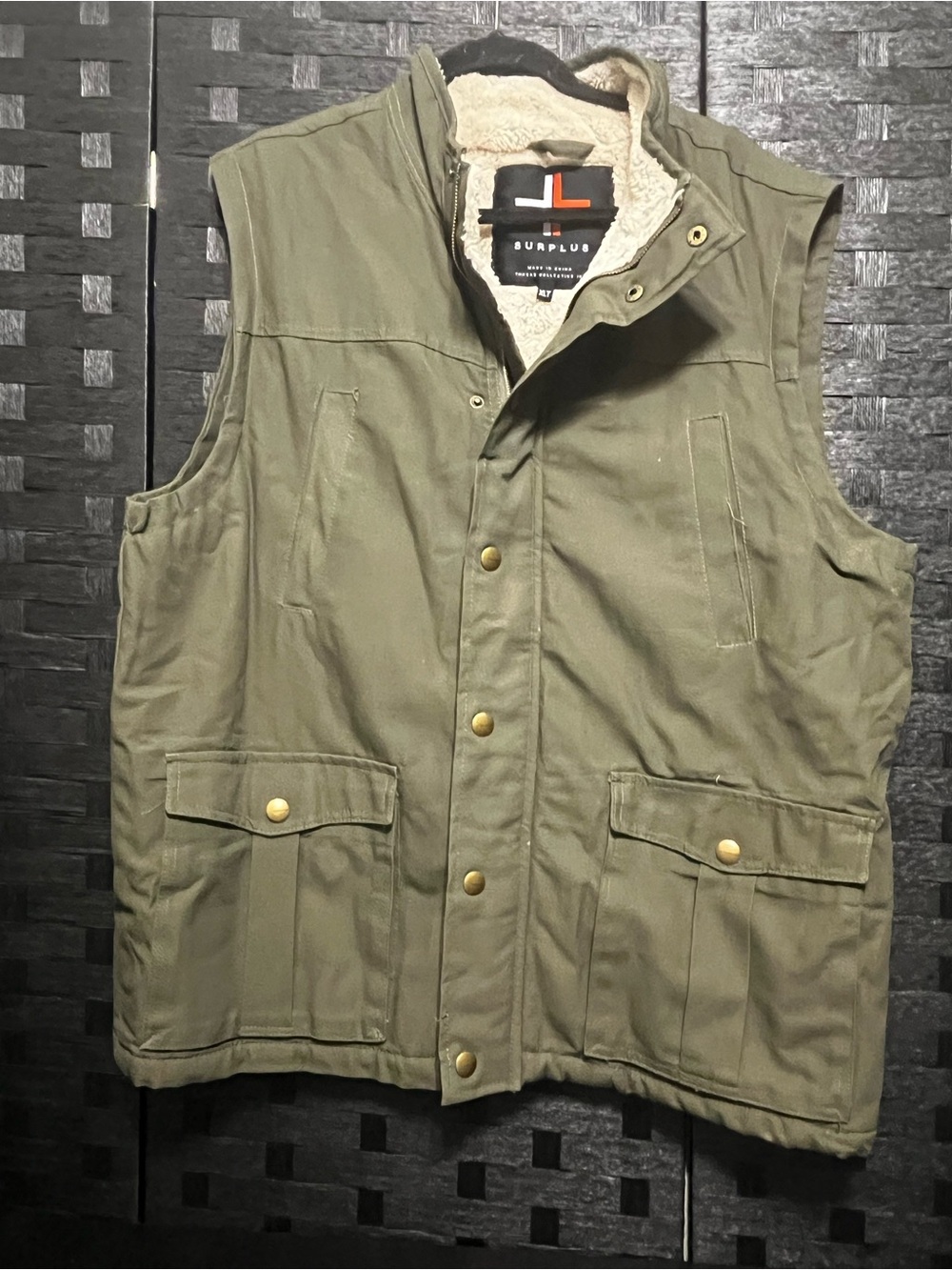 Men’s Green & khaki military surplus vest Size XLT #military #surplus